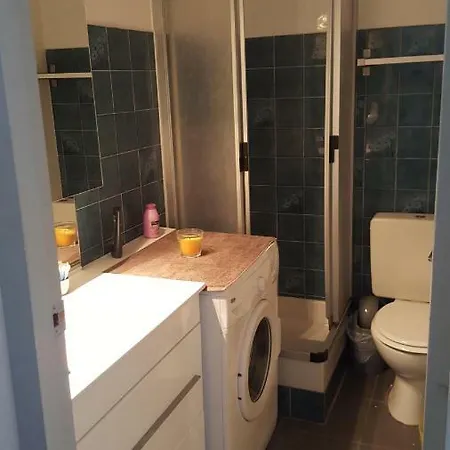 Les Huniers Appt 1er Etage Διαμέρισμα *
